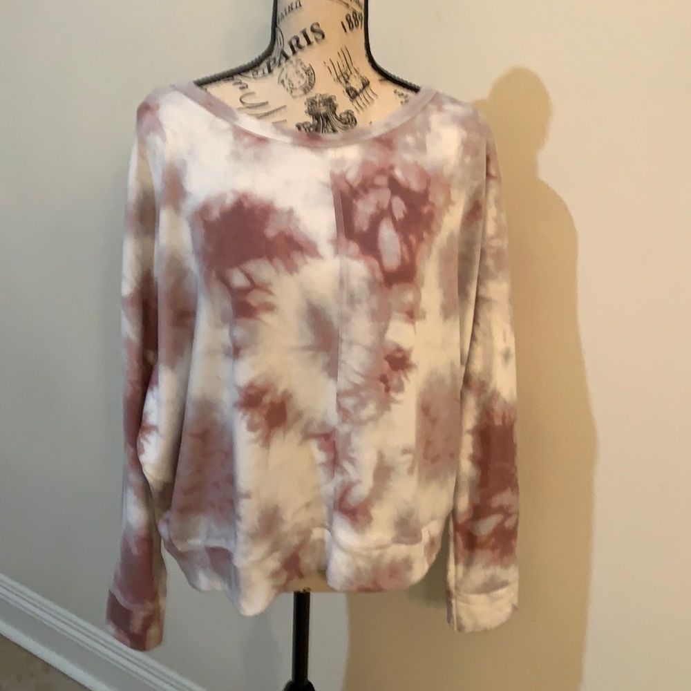 💕 great for cool mornings/evenings. XL soft and cozy tie dye sweat shirt.